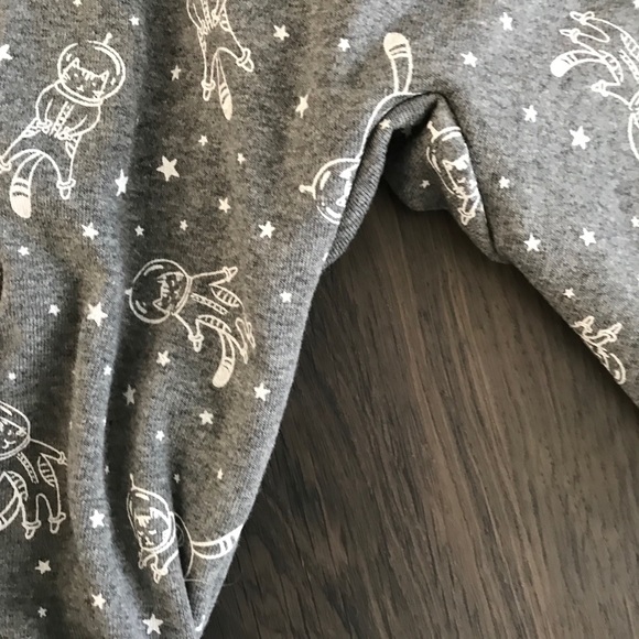 🎉HP🎉Lifely Grey Astronaut onesie 9-12mo NWT - Picture 5 of 8